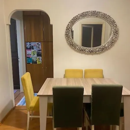 Lejlighed Uskudar'da Merkezi 2+1 Daire