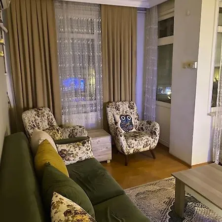Uskudar'da Merkezi 2+1 Daire Lejlighed *